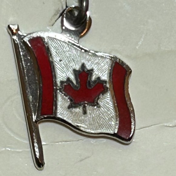 Vintage Circa 1969 Sterling Silver Enamel Canada Flag Travel Charm Penda… - Picture 1 of 5